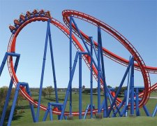 四川內江游樂場設備發(fā)生故障，導致一臺“完美風暴”游樂設施停擺